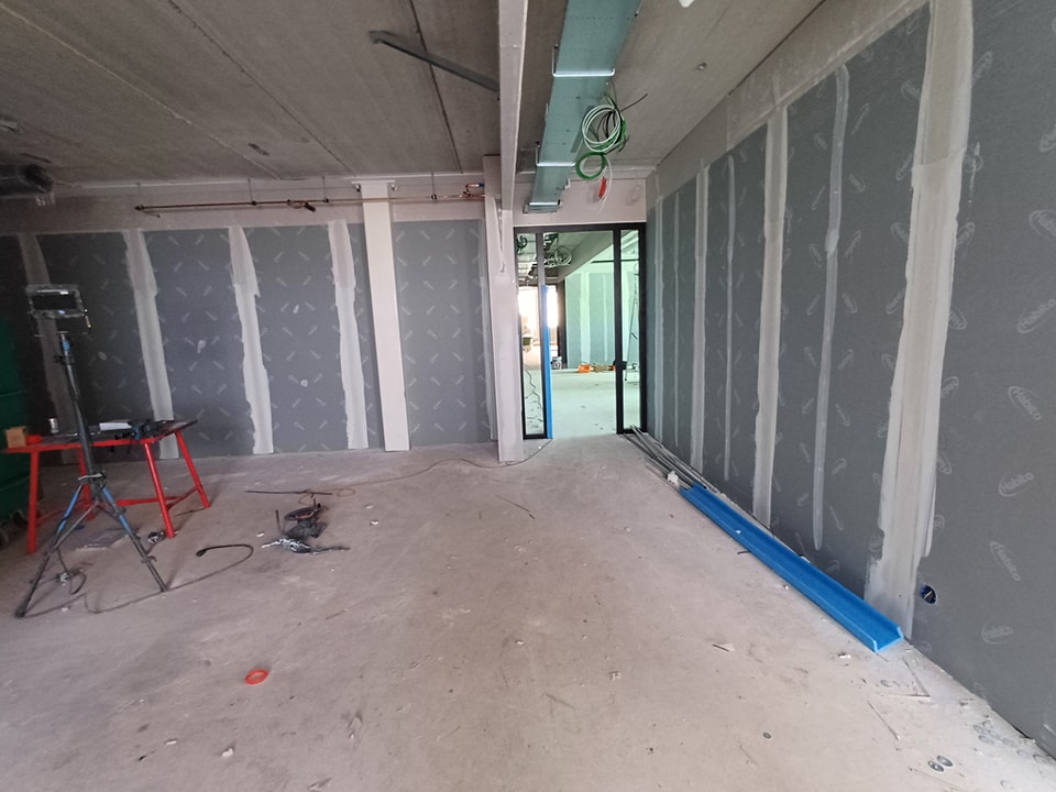 MAB Lommel, gyprocwerken, wanden, plafonds, gyproc, gipskarton, systeemplafonds, gevelbekleding, isolatiewerken, schilderwerken, schrijnwerk, Lommel, Overpelt, Pelt, Mol, Neerpelt, Antwerpen, Limburg, Hechtel, Eksel, Bree, Kinrooi, Meeuwen, Peer, Balen, Belgie, Eindhoven, Bergeijk, Valkenswaard, Genk, Beringen, Leopoldsburg, Hasselt, Turnhout, Leuven, Geel, Heusden, Zolder, Houthalen, Helchteren, Maastricht gyprocwerken, systeemplafonds, gevelbekleding, isolatiewerken, schilderwerken, schrijnwerk scheidingswanden, plafonds, knauff, trespa, pur, gyprocwerken Lommel, renovatie, nieuwbouw, aannemer,