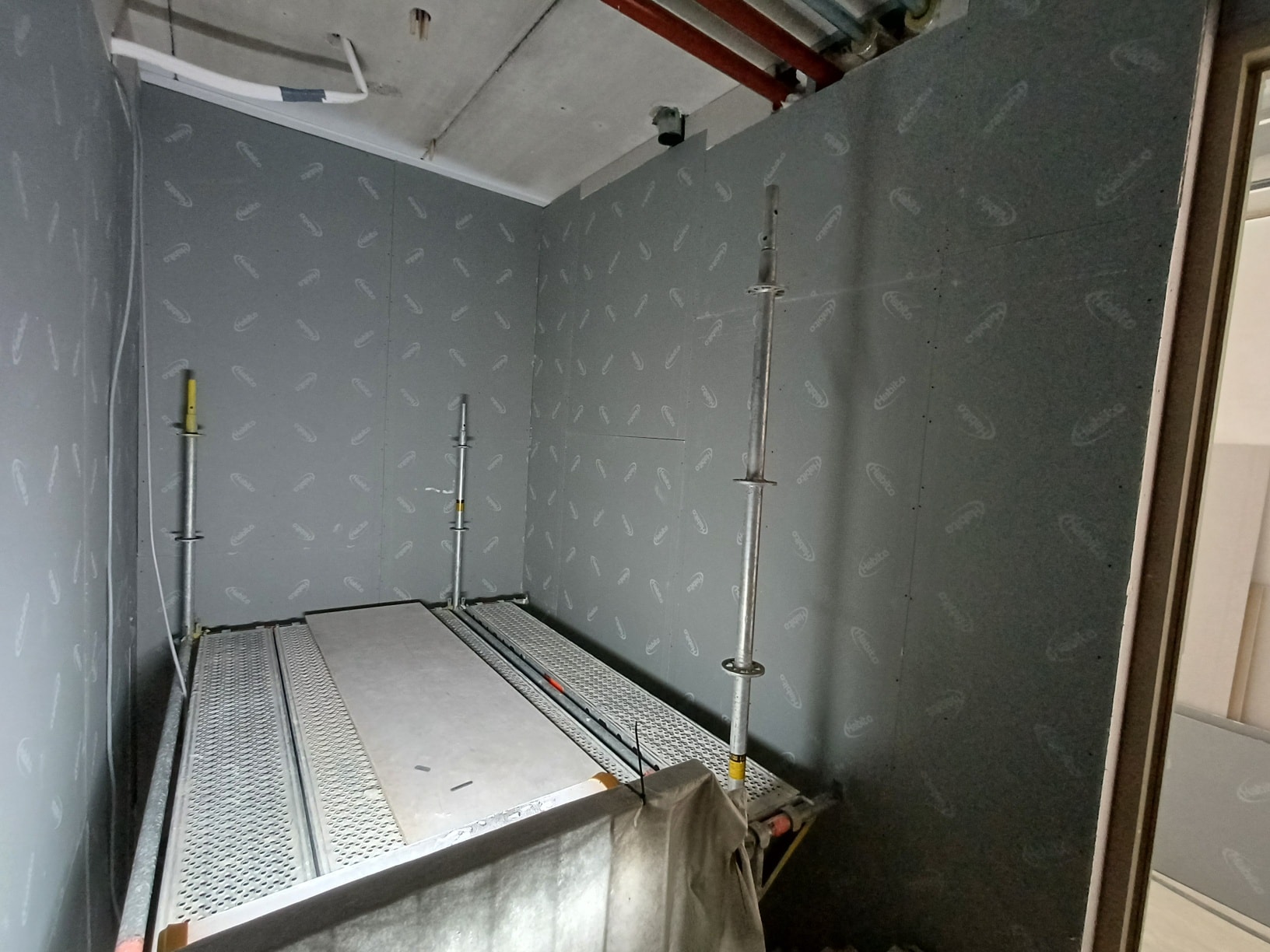 MAB Lommel, gyprocwerken, wanden, plafonds, gyproc, gipskarton, systeemplafonds, gevelbekleding, isolatiewerken, schilderwerken, schrijnwerk, Lommel, Overpelt, Pelt, Mol, Neerpelt, Antwerpen, Limburg, Hechtel, Eksel, Bree, Kinrooi, Meeuwen, Peer, Balen, Belgie, Eindhoven, Bergeijk, Valkenswaard, Genk, Beringen, Leopoldsburg, Hasselt, Turnhout, Leuven, Geel, Heusden, Zolder, Houthalen, Helchteren, Maastricht gyprocwerken, systeemplafonds, gevelbekleding, isolatiewerken, schilderwerken, schrijnwerk scheidingswanden, plafonds, knauff, trespa, pur, gyprocwerken Lommel, renovatie, nieuwbouw, aannemer,